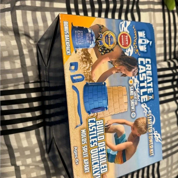 Create A Castle Starter Tower Kit – Sand & Snow Building Set. NEW IN BOX - Picture 4 of 6